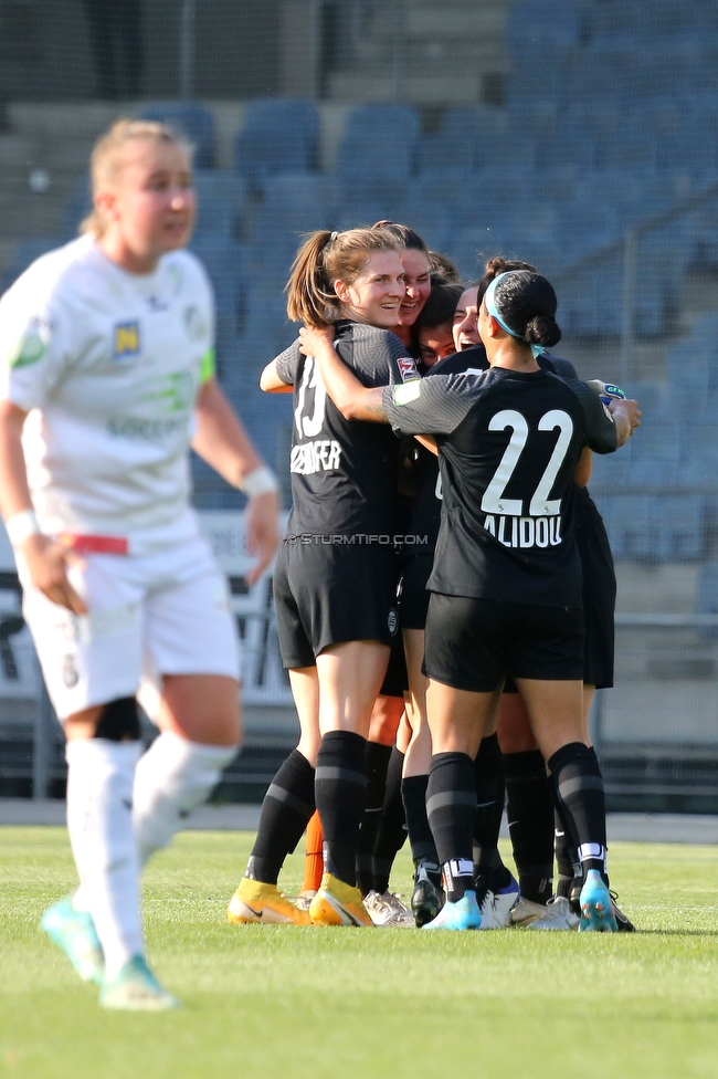 Sturm Damen - Neulengbach
OEFB Frauen Bundesliga, 17. Runde, SK Sturm Graz Damen - USV Neulengbach, Stadion Liebenau Graz, 20.05.2022. 

Foto zeigt Sophie Maierhofer (Sturm Damen), Marie-Yasmine Alidou (Sturm Damen) und Anna Malle (Sturm Damen)
Schlüsselwörter: torjubel