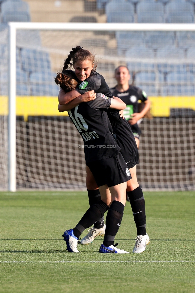 Sturm Damen - Neulengbach
OEFB Frauen Bundesliga, 17. Runde, SK Sturm Graz Damen - USV Neulengbach, Stadion Liebenau Graz, 20.05.2022. 

Foto zeigt Michela Croatto (Sturm Damen) und Julia Magerl (Sturm Damen)
Schlüsselwörter: torjubel