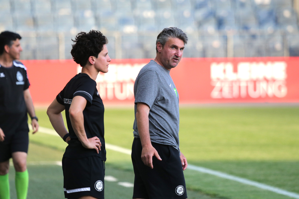 Sturm Damen - Neulengbach
OEFB Frauen Bundesliga, 17. Runde, SK Sturm Graz Damen - USV Neulengbach, Stadion Liebenau Graz, 20.05.2022. 

Foto zeigt Emily Cancienne (Assistenz Trainer Sturm Damen) und Christian Lang (Cheftrainer Sturm Damen)
