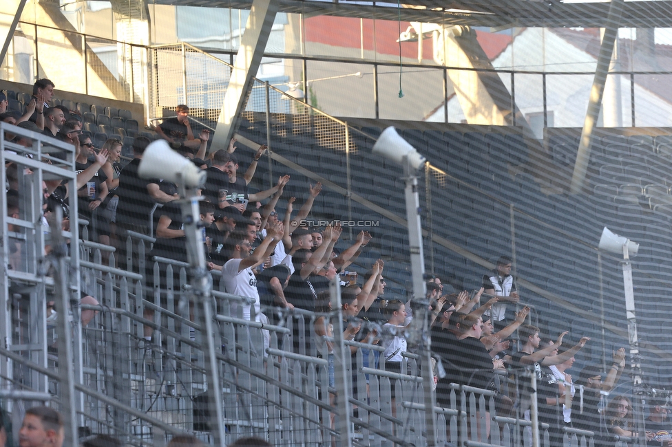 Sturm Damen - Neulengbach
OEFB Frauen Bundesliga, 17. Runde, SK Sturm Graz Damen - USV Neulengbach, Stadion Liebenau Graz, 20.05.2022. 

Foto zeigt Fans von Sturm
