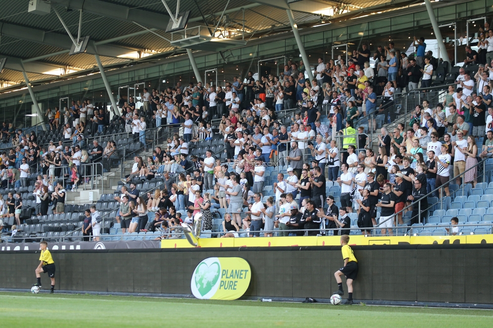 Sturm Damen - Neulengbach
OEFB Frauen Bundesliga, 17. Runde, SK Sturm Graz Damen - USV Neulengbach, Stadion Liebenau Graz, 20.05.2022. 

Foto zeigt Fans von Sturm
