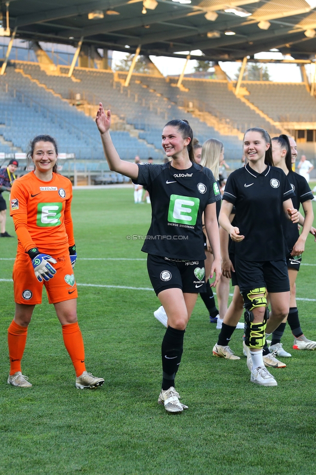 Sturm Damen - Neulengbach
OEFB Frauen Bundesliga, 17. Runde, SK Sturm Graz Damen - USV Neulengbach, Stadion Liebenau Graz, 20.05.2022. 

Foto zeigt Vanessa Gritzner (Sturm Damen) und Anna Malle (Sturm Damen)
Schlüsselwörter: jubel