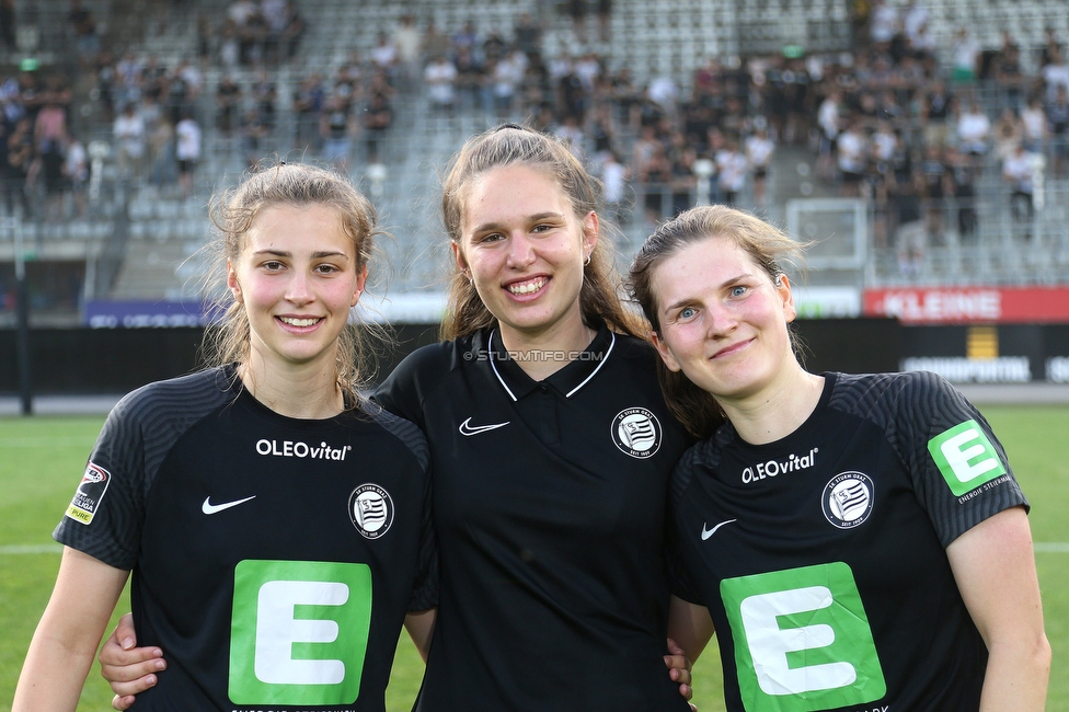 Sturm Damen - Neulengbach
OEFB Frauen Bundesliga, 17. Runde, SK Sturm Graz Damen - USV Neulengbach, Stadion Liebenau Graz, 20.05.2022. 

Foto zeigt Julia Magerl (Sturm Damen), Valentina Kroell (Sturm Damen) und Sophie Maierhofer (Sturm Damen)
