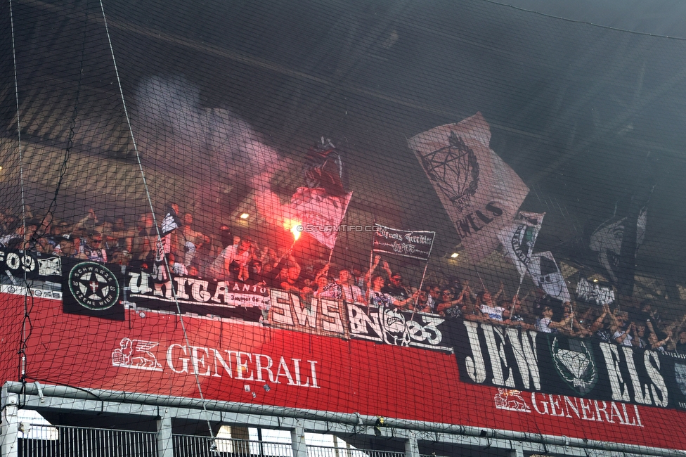 Austria Wien - Sturm Graz
Oesterreichische Fussball Bundesliga, 32 Runde, FK Austria Wien - SK Sturm Graz, Franz Horr Stadion Wien, 21.05.2022. 

Foto zeigt Fans von Sturm
