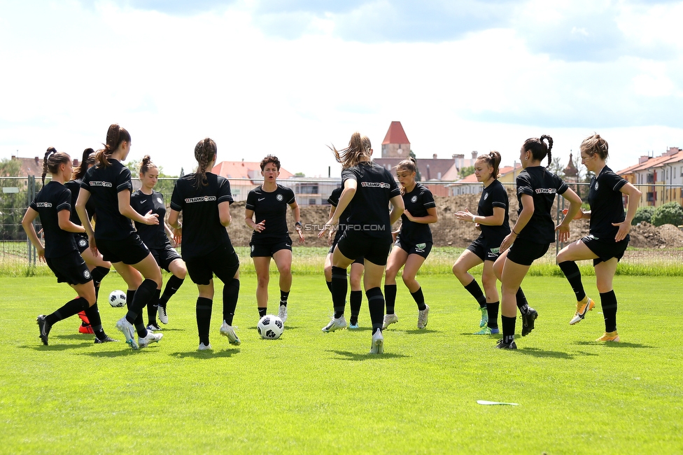 Horn - Sturm Damen
OEFB Frauen Cup, Halbfinale, SV Horn - SK Sturm Graz Damen, Trainingszentrum Horn Platz III, 26.05.2022. 

Foto zeigt die Mannschaft der Sturm Damen
