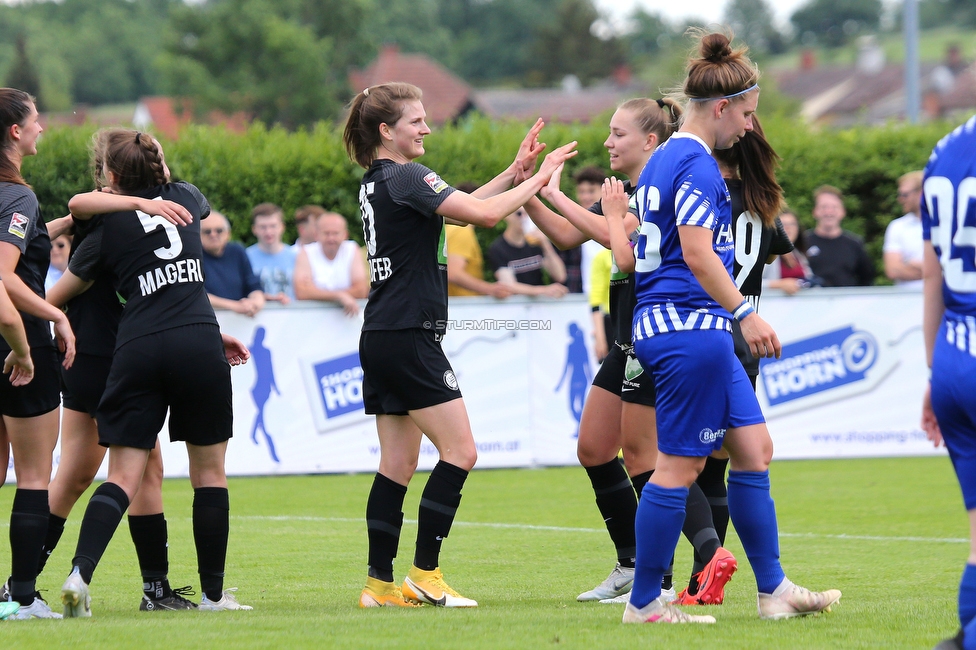 Horn - Sturm Damen
OEFB Frauen Cup, Halbfinale, SV Horn - SK Sturm Graz Damen, Trainingszentrum Horn Platz III, 26.05.2022. 

Foto zeigt Julia Magerl (Sturm Damen), Sophie Maierhofer (Sturm Damen) und Anna Maria Wirnsberger (Sturm Damen)
Schlüsselwörter: torjubel