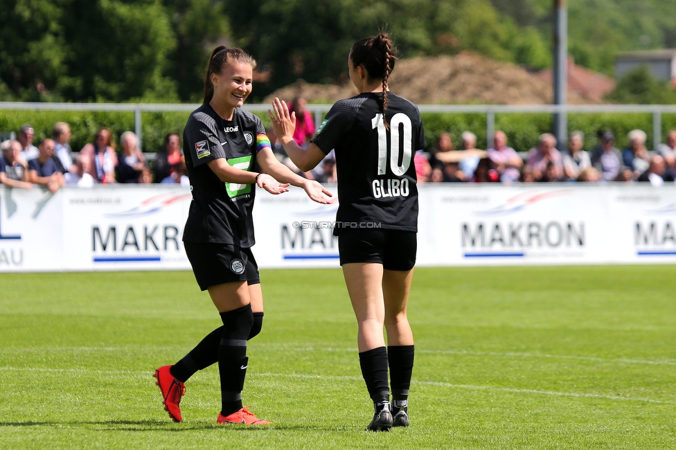 Horn - Sturm Damen
OEFB Frauen Cup, Halbfinale, SV Horn - SK Sturm Graz Damen, Trainingszentrum Horn Platz III, 26.05.2022. 

Foto zeigt Annabel Schasching (Sturm Damen) und Andrea Glibo (Sturm Damen)
Schlüsselwörter: torjubel