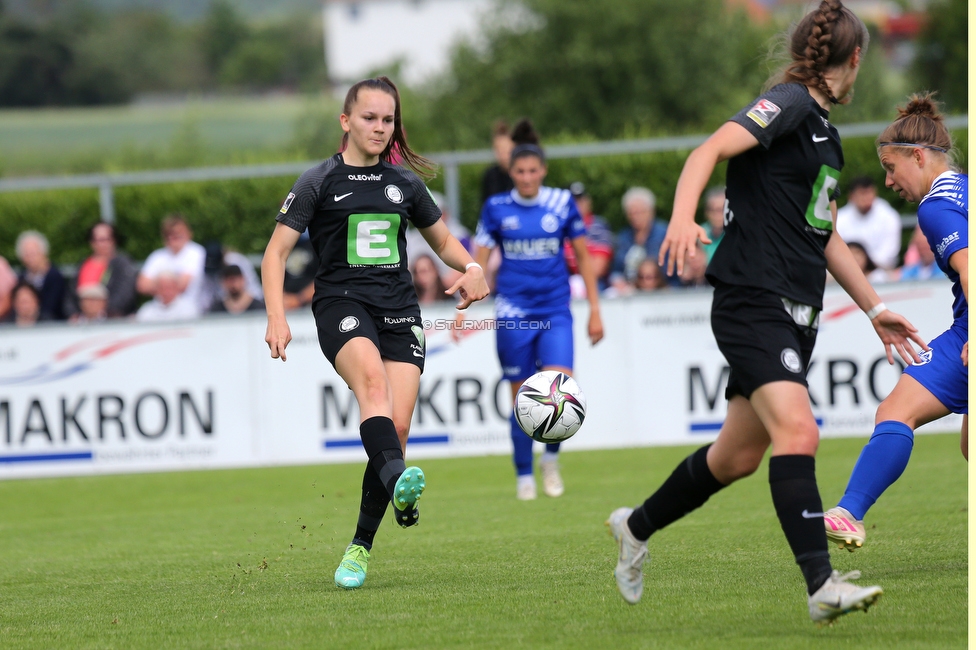 Horn - Sturm Damen
OEFB Frauen Cup, Halbfinale, SV Horn - SK Sturm Graz Damen, Trainingszentrum Horn Platz III, 26.05.2022. 

Foto zeigt Katharina Weiss (Sturm Damen)
