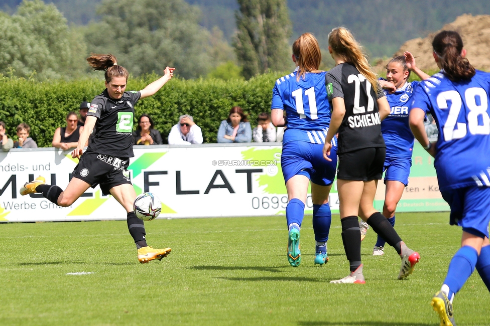 Horn - Sturm Damen
OEFB Frauen Cup, Halbfinale, SV Horn - SK Sturm Graz Damen, Trainingszentrum Horn Platz III, 26.05.2022. 

Foto zeigt Sophie Maierhofer (Sturm Damen) und Sarah Schiemel
