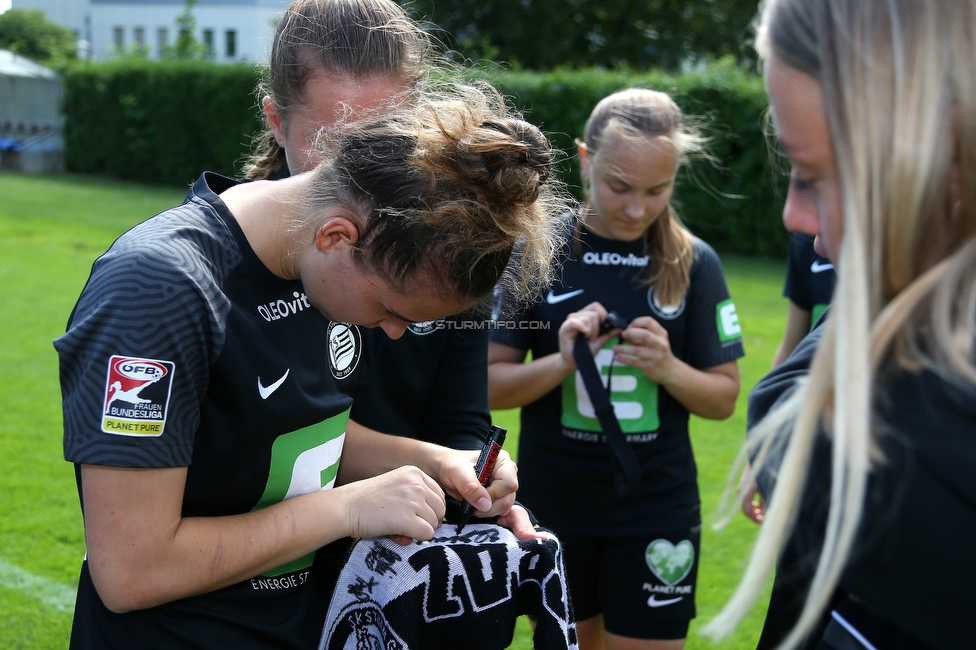 Horn - Sturm Damen
OEFB Frauen Cup, Halbfinale, SV Horn - SK Sturm Graz Damen, Trainingszentrum Horn Platz III, 26.05.2022. 

Foto zeigt Leonie Christin Tragl (Sturm Damen)
