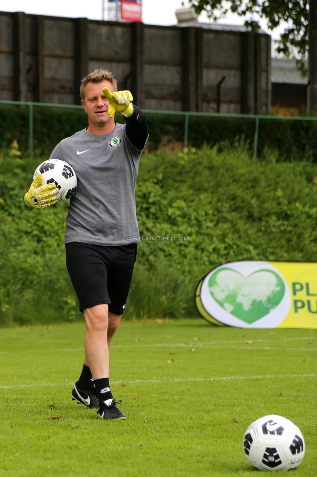 Sturm Damen - Suedburgenland
OEFB Frauen Bundesliga, 18. Runde, SK Sturm Graz Damen - FC Suedburgenland, STFV Arena Graz, 29.05.2022. 

Foto zeigt Daniel Gutschi (Torwart Trainer Sturm Damen)
