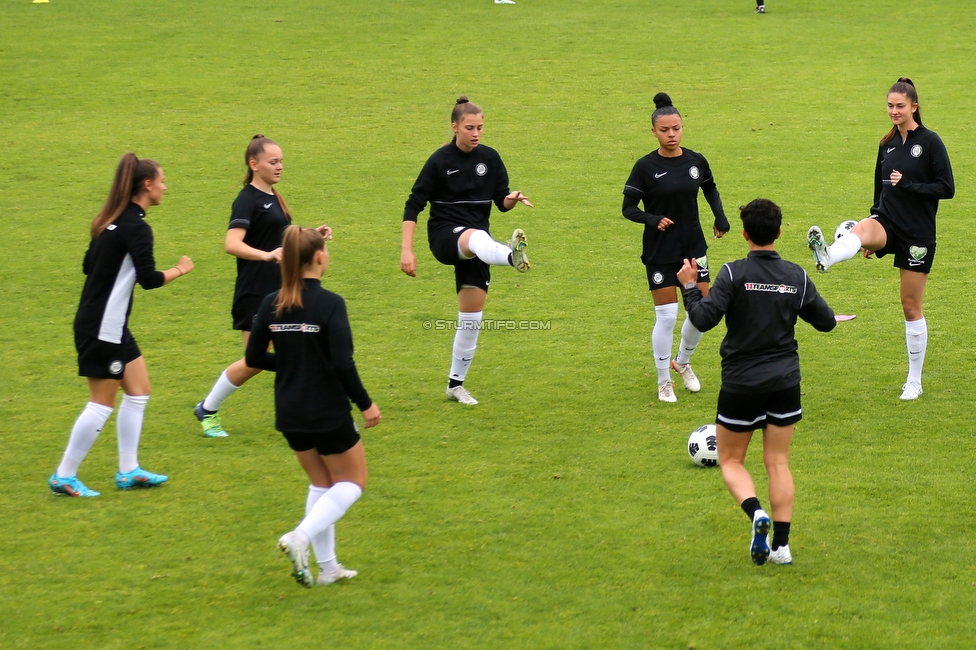 Sturm Damen - Suedburgenland
OEFB Frauen Bundesliga, 18. Runde, SK Sturm Graz Damen - FC Suedburgenland, STFV Arena Graz, 29.05.2022. 

Foto zeigt die Mannschaft der Sturm Damen
