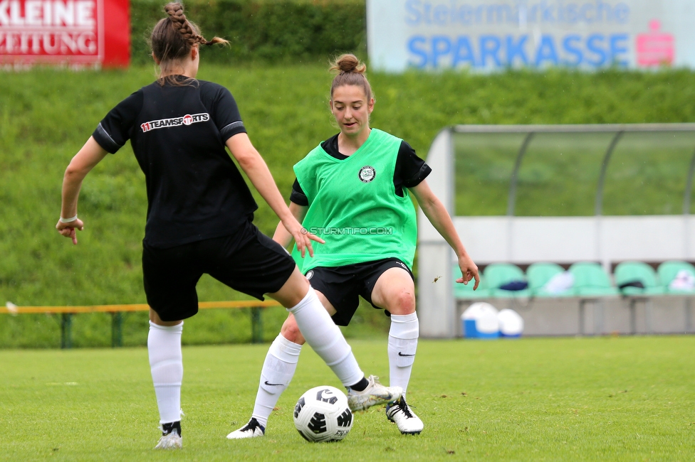 Sturm Damen - Suedburgenland
OEFB Frauen Bundesliga, 18. Runde, SK Sturm Graz Damen - FC Suedburgenland, STFV Arena Graz, 29.05.2022. 

Foto zeigt Michela Croatto (Sturm Damen)
