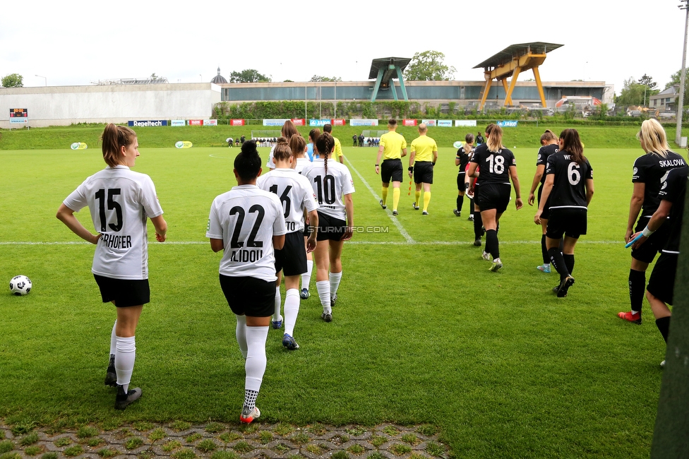 Sturm Damen - Suedburgenland
OEFB Frauen Bundesliga, 18. Runde, SK Sturm Graz Damen - FC Suedburgenland, STFV Arena Graz, 29.05.2022. 

Foto zeigt die Mannschaft der Sturm Damen

