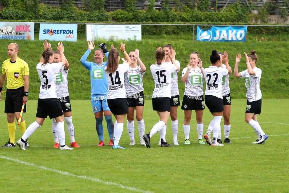 Sturm Damen - Suedburgenland
OEFB Frauen Bundesliga, 18. Runde, SK Sturm Graz Damen - FC Suedburgenland, STFV Arena Graz, 29.05.2022. 

Foto zeigt die Mannschaft der Sturm Damen
