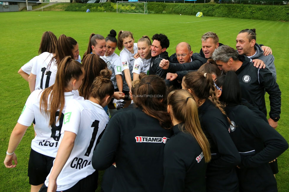 Sturm Damen - Suedburgenland
OEFB Frauen Bundesliga, 18. Runde, SK Sturm Graz Damen - FC Suedburgenland, STFV Arena Graz, 29.05.2022. 

Foto zeigt die Mannschaft der Sturm Damen
