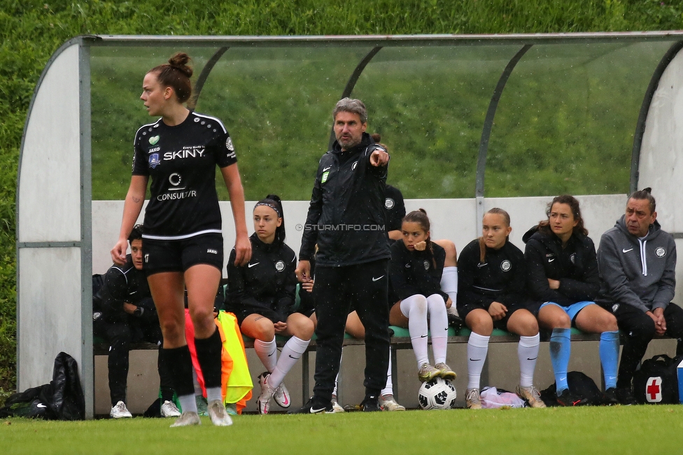 Sturm Damen - Suedburgenland
OEFB Frauen Bundesliga, 18. Runde, SK Sturm Graz Damen - FC Suedburgenland, STFV Arena Graz, 29.05.2022. 

Foto zeigt Christian Lang (Cheftrainer Sturm Damen)
