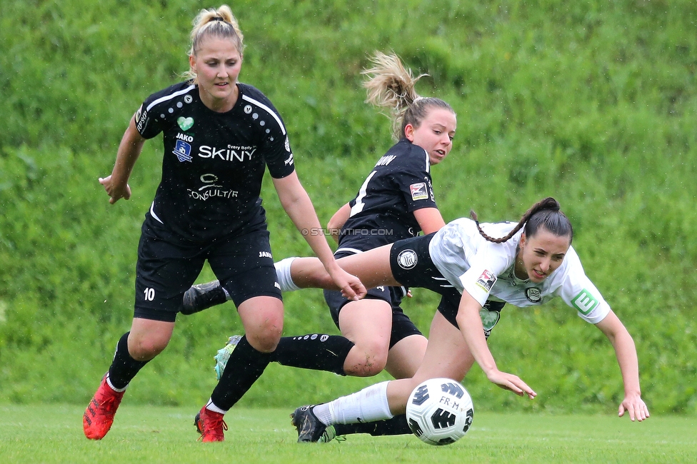 Sturm Damen - Suedburgenland
OEFB Frauen Bundesliga, 18. Runde, SK Sturm Graz Damen - FC Suedburgenland, STFV Arena Graz, 29.05.2022. 

Foto zeigt Andrea Glibo (Sturm Damen)
