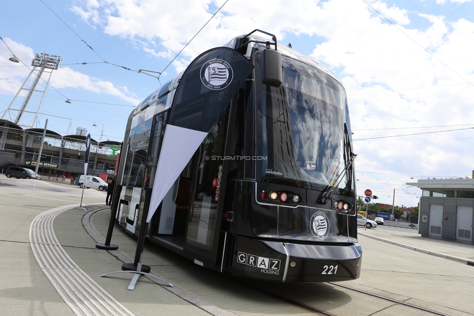 Sturm Strassenbahn
SK Sturm Graz Abo Vorverkauf, Praesentation Sturm Strassenbahn, Stadion Liebenau Graz, 01.06.2022.

Foto zeigt die Sturm Strassenbahn
