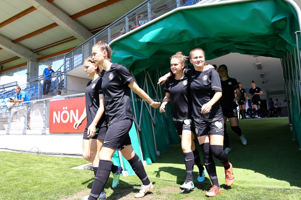 Sturm Damen - St. Poelten
OEFB Frauen Cup, Finale, SK Sturm Graz Damen - SKN St. Poelten Frauen, Stadion Amstetten, 04.06.2022. 

Foto zeigt Leonie Christin Tragl (Sturm Damen) und Annabel Schasching (Sturm Damen)
