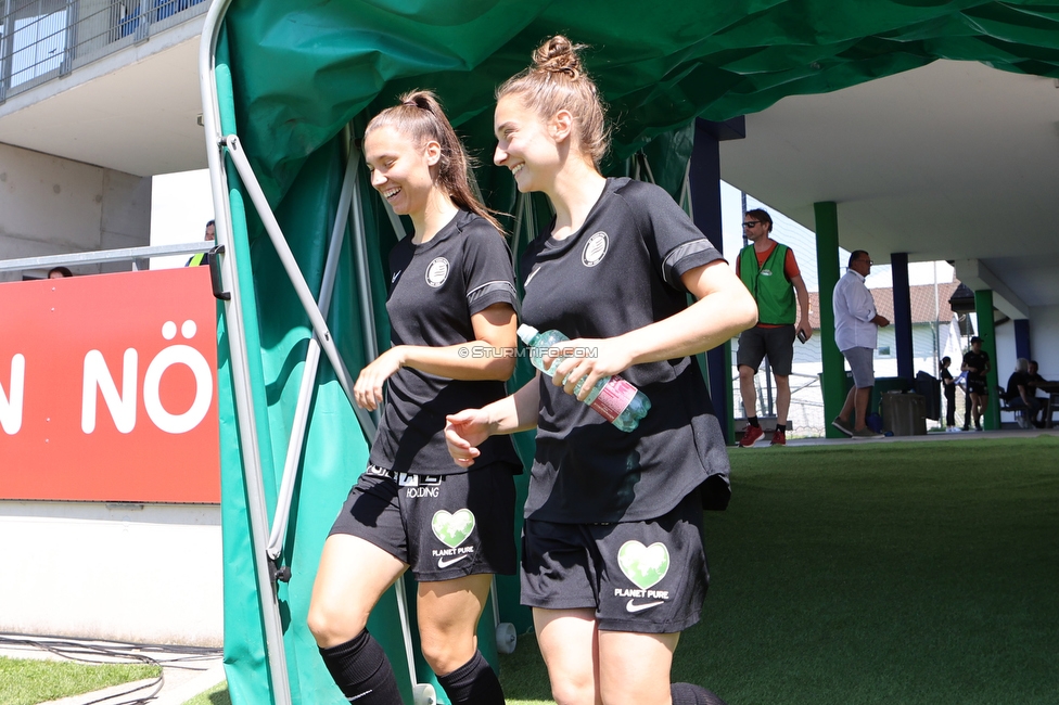 Sturm Damen - St. Poelten
OEFB Frauen Cup, Finale, SK Sturm Graz Damen - SKN St. Poelten Frauen, Stadion Amstetten, 04.06.2022. 

Foto zeigt Stefanie Grossgasteiger (Sturm Damen) und Michela Croatto (Sturm Damen)
