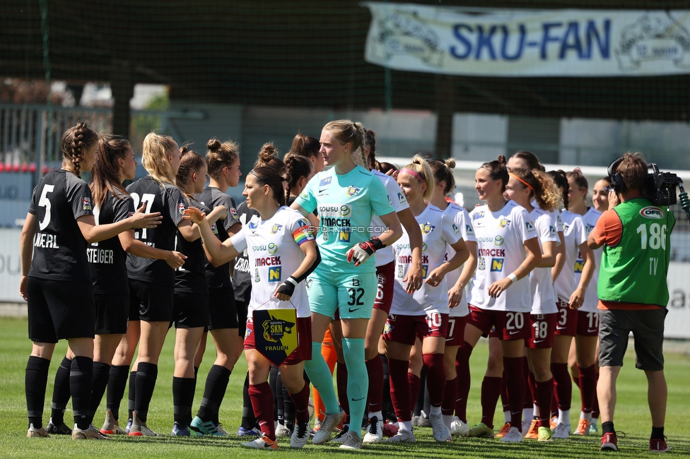 Sturm Damen - St. Poelten
OEFB Frauen Cup, Finale, SK Sturm Graz Damen - SKN St. Poelten Frauen, Stadion Amstetten, 04.06.2022. 

Foto zeigt die Mannschaft der Sturm Damen
