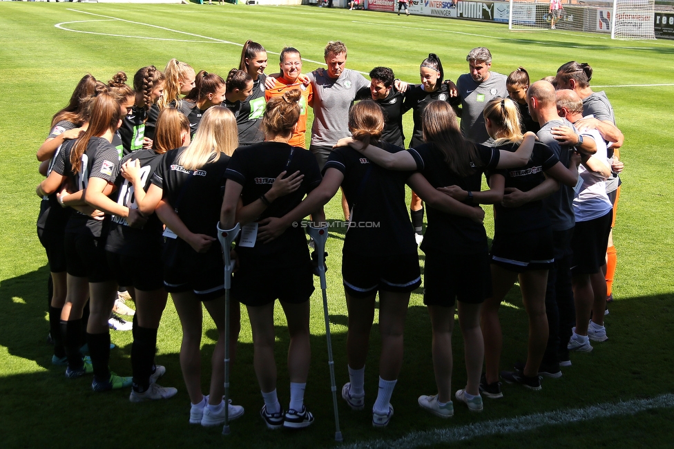 Sturm Damen - St. Poelten
OEFB Frauen Cup, Finale, SK Sturm Graz Damen - SKN St. Poelten Frauen, Stadion Amstetten, 04.06.2022. 

Foto zeigt die Mannschaft der Sturm Damen
