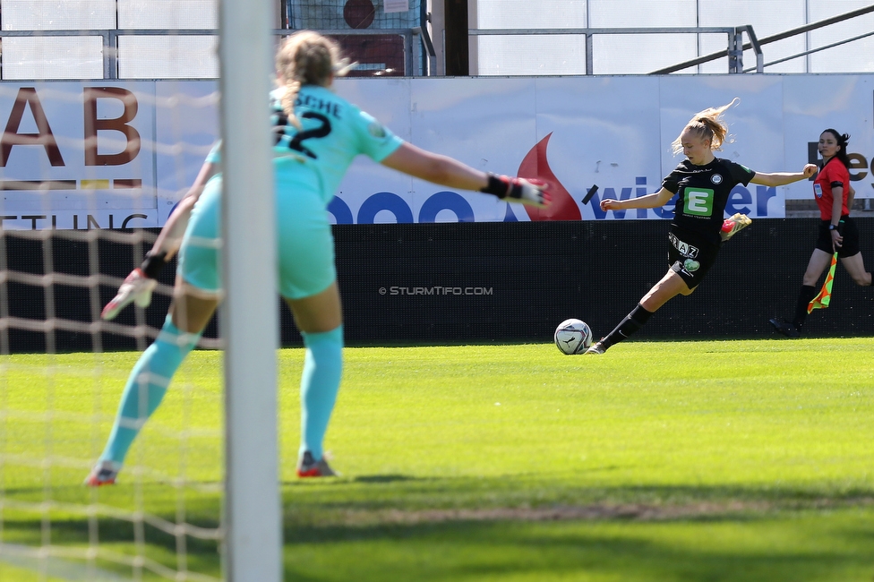 Sturm Damen - St. Poelten
OEFB Frauen Cup, Finale, SK Sturm Graz Damen - SKN St. Poelten Frauen, Stadion Amstetten, 04.06.2022. 

Foto zeigt Sarah Schiemel (Akademie Sturm Damen)
