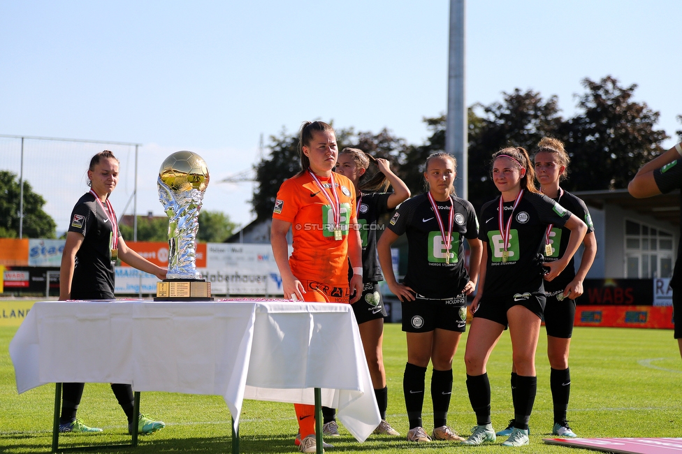 Sturm Damen - St. Poelten
OEFB Frauen Cup, Finale, SK Sturm Graz Damen - SKN St. Poelten Frauen, Stadion Amstetten, 04.06.2022. 

Foto zeigt die Mannschaft der Sturm Damen
