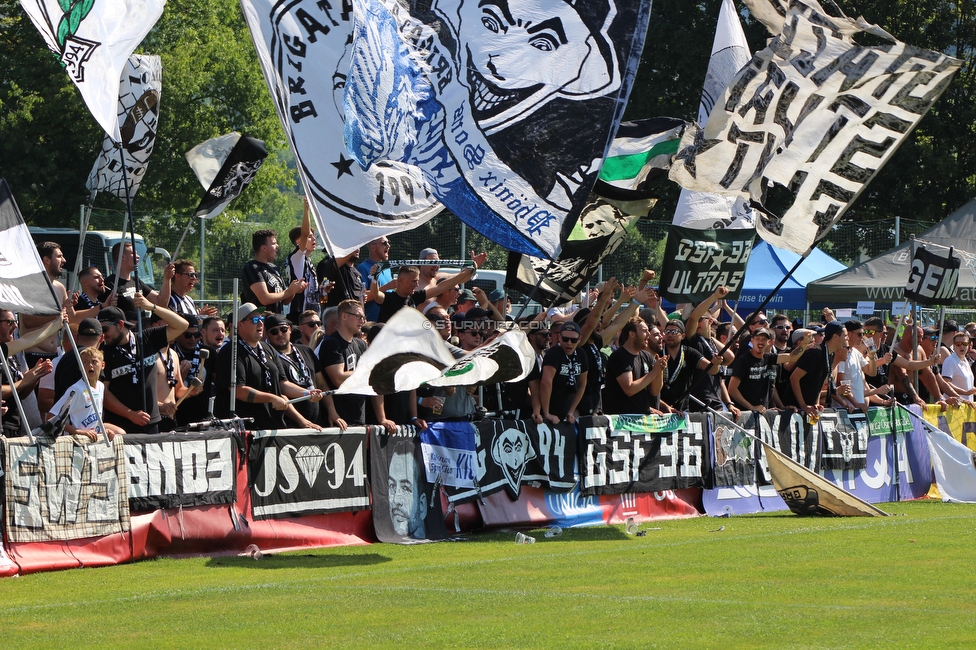 Roethis - Sturm Graz
OEFB Cup, 1. Runde, SC Roethis - SK Sturm Graz, Sportplatz an der Ratz, 16.07.2022. 

Foto zeigt Fans von Sturm
