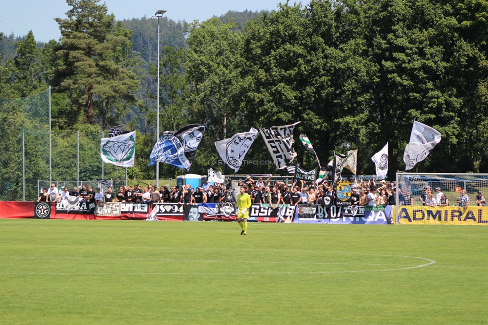 Roethis - Sturm Graz
OEFB Cup, 1. Runde, SC Roethis - SK Sturm Graz, Sportplatz an der Ratz, 16.07.2022. 

Foto zeigt Fans von Sturm
