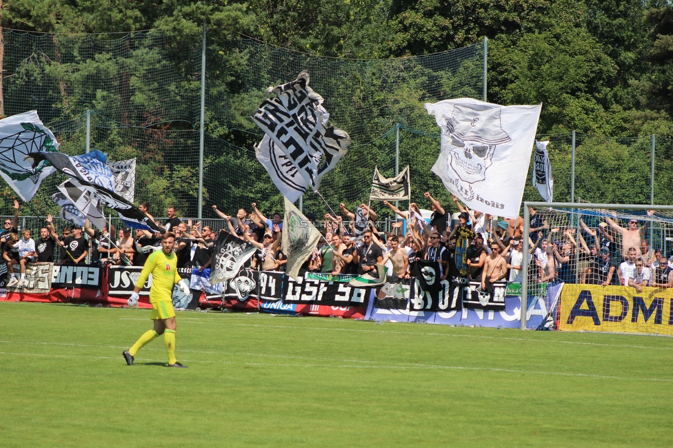 Roethis - Sturm Graz
OEFB Cup, 1. Runde, SC Roethis - SK Sturm Graz, Sportplatz an der Ratz, 16.07.2022. 

Foto zeigt Fans von Sturm

