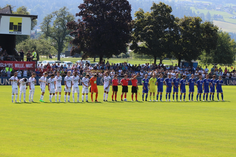 Roethis - Sturm Graz
OEFB Cup, 1. Runde, SC Roethis - SK Sturm Graz, Sportplatz an der Ratz, 16.07.2022. 

Foto zeigt die Mannschaft von Sturm und die Mannschaft von Roethis
