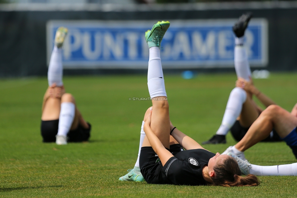 Sturm Damen - Haladas-Viktoria Szombathely
Testspiel, SK Sturm Graz Damen - Haladas-Viktoria Szombathely, Trainingszentrum, 23.07.2022. 

Foto zeigt Kathrin Greimelmaier (Sturm Damen)
