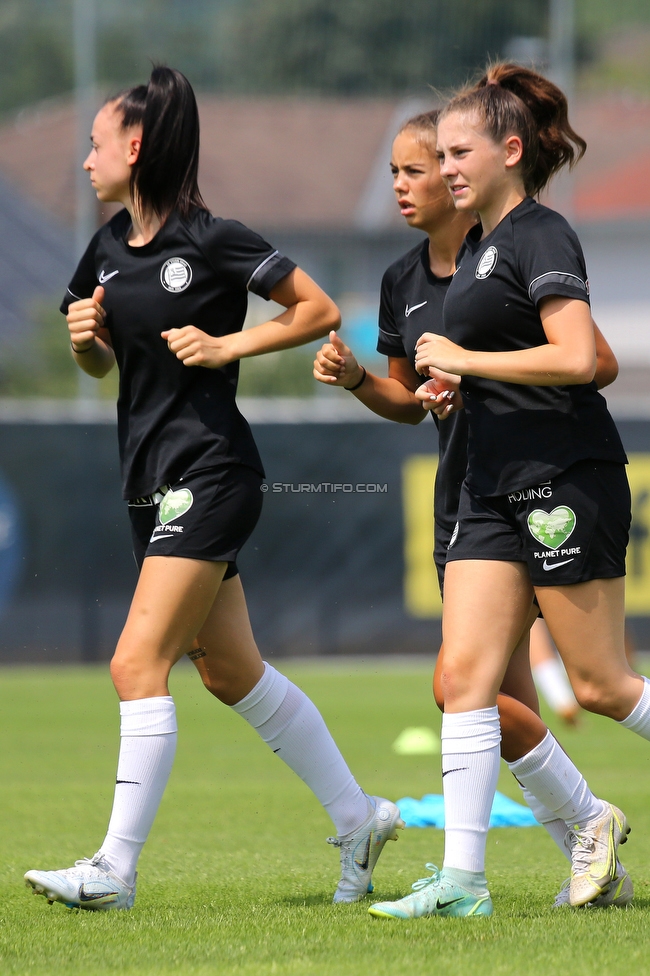 Sturm Damen - Haladas-Viktoria Szombathely
Testspiel, SK Sturm Graz Damen - Haladas-Viktoria Szombathely, Trainingszentrum, 23.07.2022. 

Foto zeigt Katharina Weiss (Sturm Damen), Jasmin Reichmann (Sturm Damen) und Kathrin Greimelmaier (Sturm Damen)
