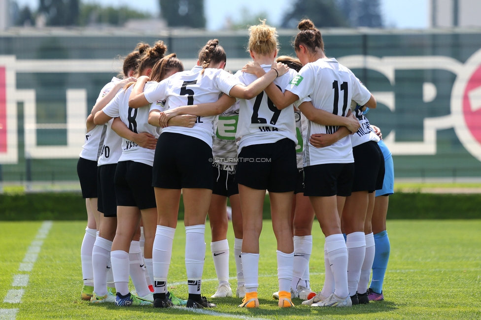 Sturm Damen - Haladas-Viktoria Szombathely
Testspiel, SK Sturm Graz Damen - Haladas-Viktoria Szombathely, Trainingszentrum, 23.07.2022. 

Foto zeigt die Mannschaft der Sturm Damen
