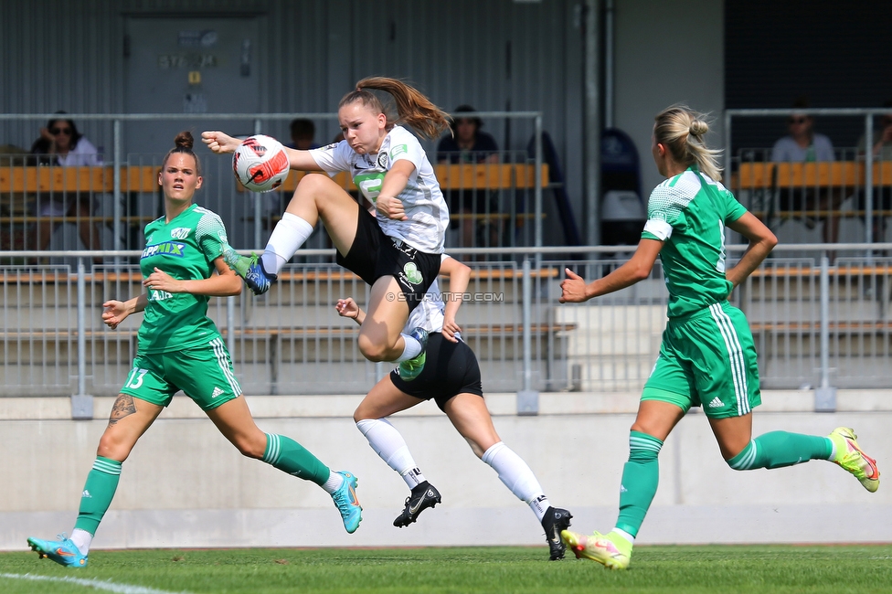 Sturm Damen - Haladas-Viktoria Szombathely
Testspiel, SK Sturm Graz Damen - Haladas-Viktoria Szombathely, Trainingszentrum, 23.07.2022. 

Foto zeigt Julia Keutz (Sturm Damen)
