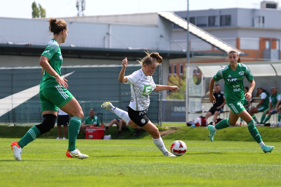 Sturm Damen - Haladas-Viktoria Szombathely
Testspiel, SK Sturm Graz Damen - Haladas-Viktoria Szombathely, Trainingszentrum, 23.07.2022. 

Foto zeigt Anna Maria Wirnsberger (Sturm Damen)
