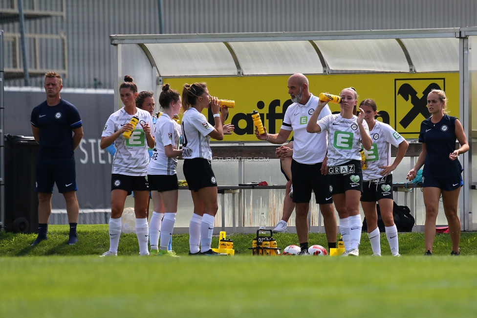 Sturm Damen - Haladas-Viktoria Szombathely
Testspiel, SK Sturm Graz Damen - Haladas-Viktoria Szombathely, Trainingszentrum, 23.07.2022. 

Foto zeigt die Mannschaft der Sturm Damen
