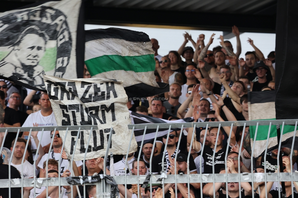 Wolfsberg - Sturm Graz
Oesterreichische Fussball Bundesliga, 1. Runde, Wolfsberger AC - SK Sturm Graz, Lavanttal Arena Wolfsberg, 23.07.2022. 

Foto zeigt Fans von Sturm
Schlüsselwörter: sturmflut