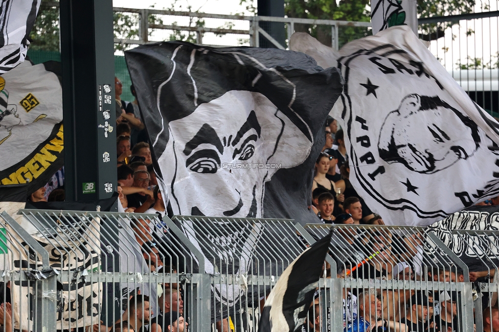 Wolfsberg - Sturm Graz
Oesterreichische Fussball Bundesliga, 1. Runde, Wolfsberger AC - SK Sturm Graz, Lavanttal Arena Wolfsberg, 23.07.2022. 

Foto zeigt Fans von Sturm
Schlüsselwörter: brigata