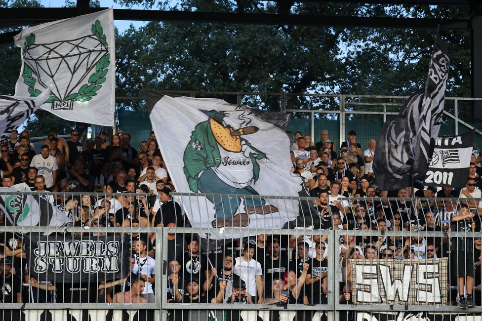 Wolfsberg - Sturm Graz
Oesterreichische Fussball Bundesliga, 1. Runde, Wolfsberger AC - SK Sturm Graz, Lavanttal Arena Wolfsberg, 23.07.2022. 

Foto zeigt Fans von Sturm
Schlüsselwörter: jewels