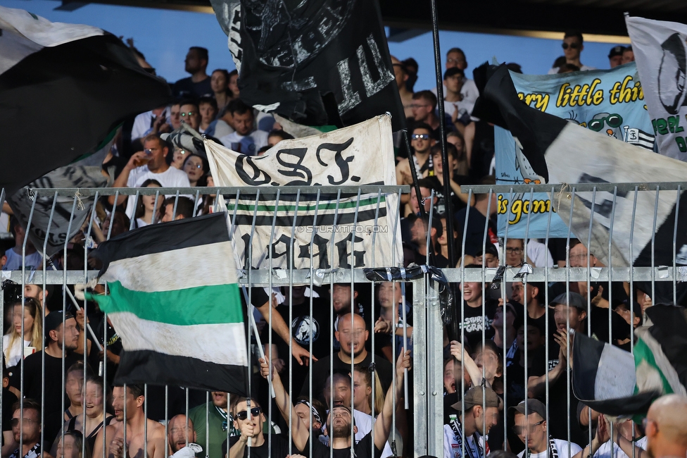 Wolfsberg - Sturm Graz
Oesterreichische Fussball Bundesliga, 1. Runde, Wolfsberger AC - SK Sturm Graz, Lavanttal Arena Wolfsberg, 23.07.2022. 

Foto zeigt Fans von Sturm
Schlüsselwörter: sturmflut