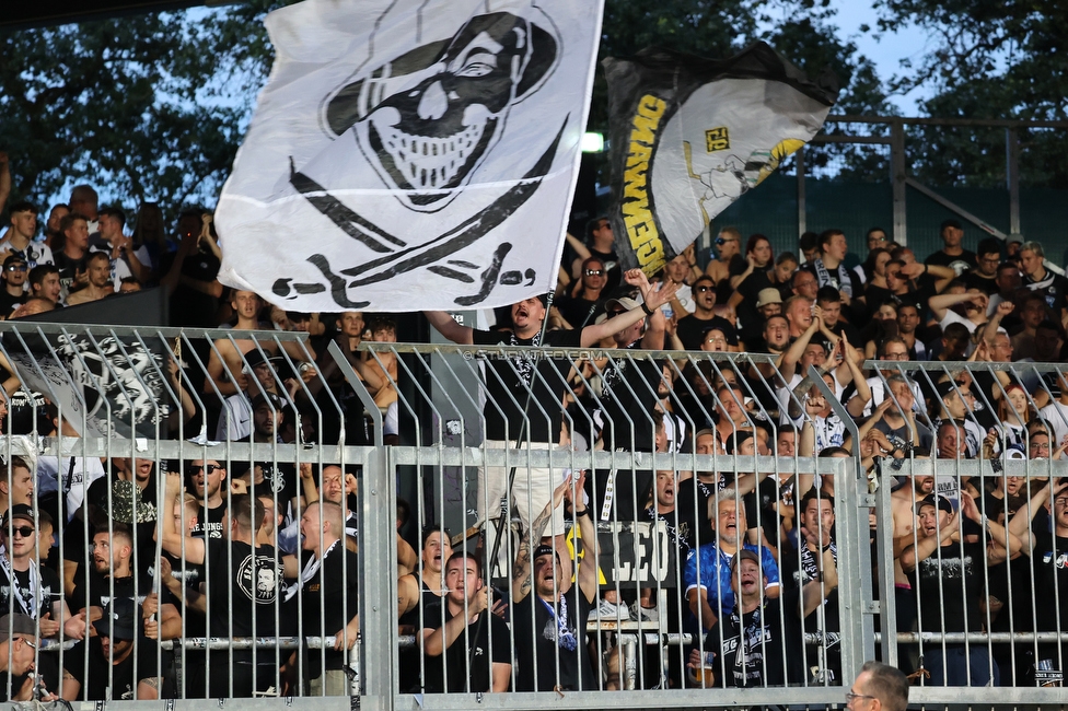 Wolfsberg - Sturm Graz
Oesterreichische Fussball Bundesliga, 1. Runde, Wolfsberger AC - SK Sturm Graz, Lavanttal Arena Wolfsberg, 23.07.2022. 

Foto zeigt Fans von Sturm
Schlüsselwörter: brigata