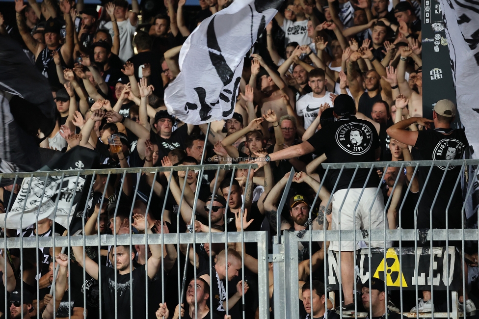 Wolfsberg - Sturm Graz
Oesterreichische Fussball Bundesliga, 1. Runde, Wolfsberger AC - SK Sturm Graz, Lavanttal Arena Wolfsberg, 23.07.2022. 

Foto zeigt Fans von Sturm
Schlüsselwörter: vorsaenger