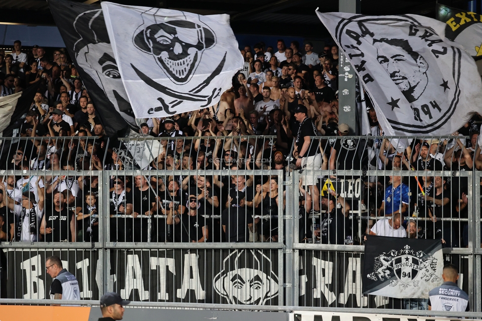 Wolfsberg - Sturm Graz
Oesterreichische Fussball Bundesliga, 1. Runde, Wolfsberger AC - SK Sturm Graz, Lavanttal Arena Wolfsberg, 23.07.2022. 

Foto zeigt Fans von Sturm
Schlüsselwörter: brigata