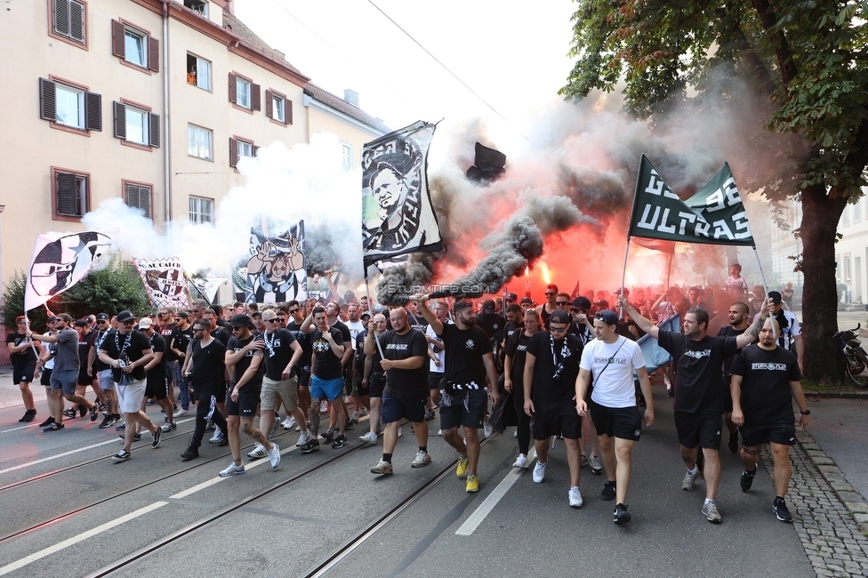 Sturm Graz - RB Salzburg
Oesterreichische Fussball Bundesliga, 2. Runde, SK Sturm Graz - FC RB Salzburg, Stadion Liebenau Graz, 30.07.2022. 

Foto zeigt Fans von Sturm beim Corteo
