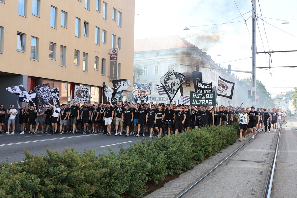 Sturm Graz - RB Salzburg
Oesterreichische Fussball Bundesliga, 2. Runde, SK Sturm Graz - FC RB Salzburg, Stadion Liebenau Graz, 30.07.2022. 

Foto zeigt Fans von Sturm beim Corteo
