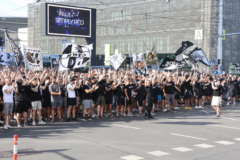 Sturm Graz - RB Salzburg
Oesterreichische Fussball Bundesliga, 2. Runde, SK Sturm Graz - FC RB Salzburg, Stadion Liebenau Graz, 30.07.2022. 

Foto zeigt Fans von Sturm beim Corteo
