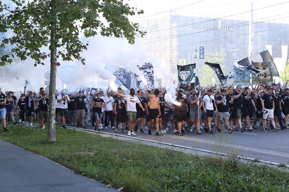 Sturm Graz - RB Salzburg
Oesterreichische Fussball Bundesliga, 2. Runde, SK Sturm Graz - FC RB Salzburg, Stadion Liebenau Graz, 30.07.2022. 

Foto zeigt Fans von Sturm beim Corteo
